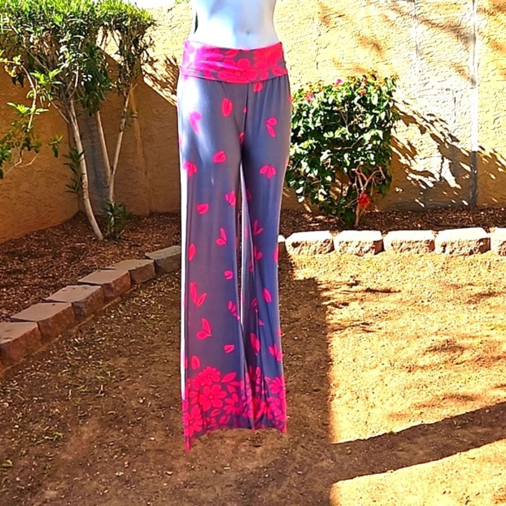 Reborn Wide-Legged Leggings/Dance Pants Size Large  EUC  Rayon/Spandex Blend